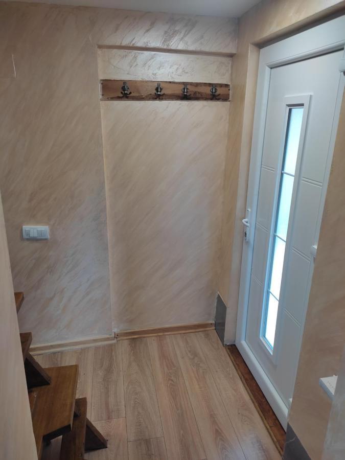 Ljubov Kutak Apartment โมกราโกรา ภายนอก รูปภาพ