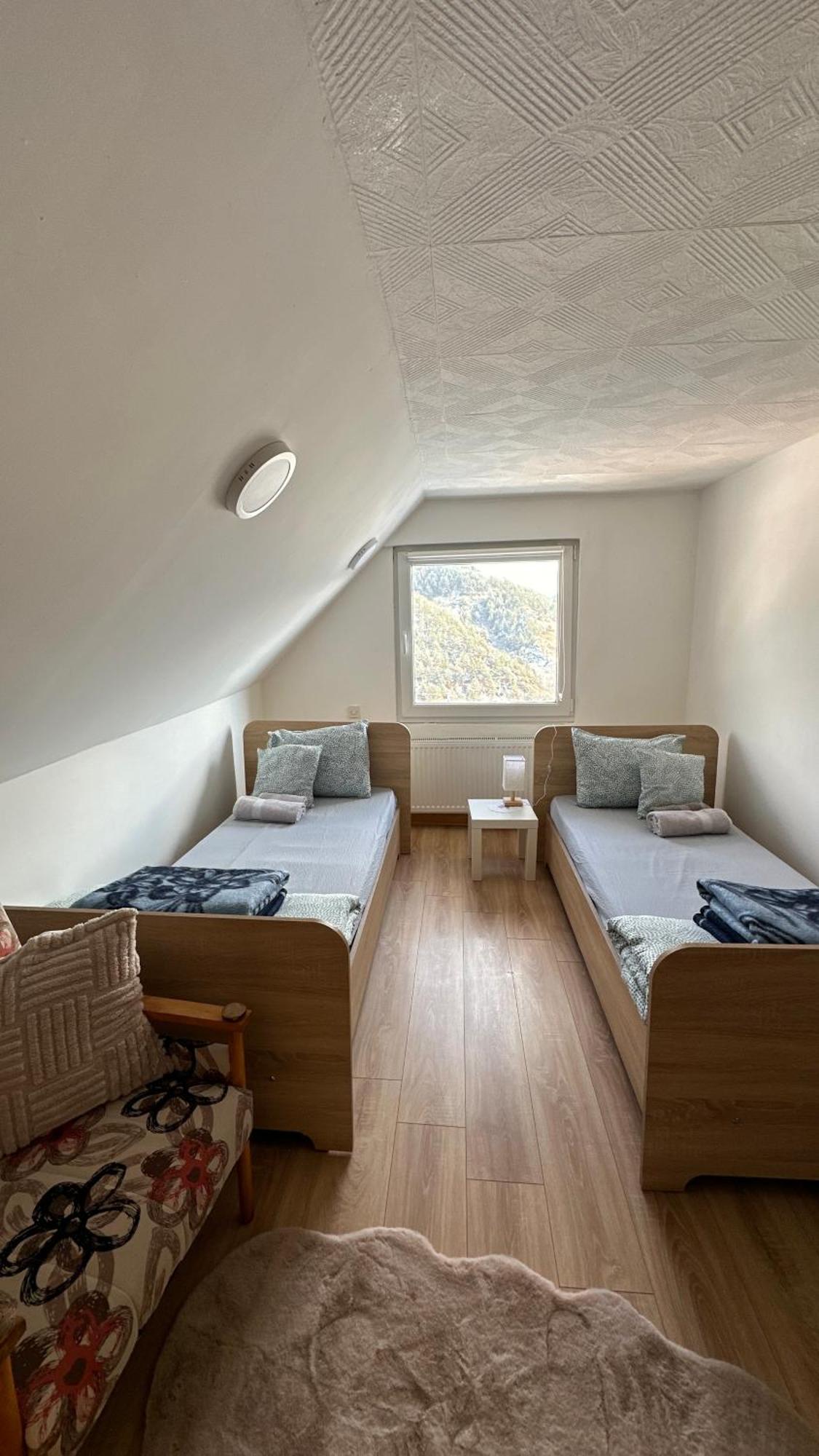 Ljubov Kutak Apartment โมกราโกรา ภายนอก รูปภาพ